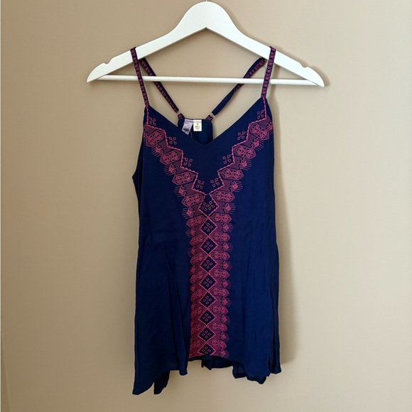 Francesca's Collections Navy & Pink embroidered Aztec pattern Size S NWTs - Picture 1 of 3